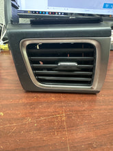 Load image into Gallery viewer, 2014-2019 TOYOTA HIGHLANDER DASH RIGHT SIDE AIR VENT GRILLE (RH) (P)