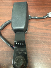 Load image into Gallery viewer, 2006-2008 HONDA PILOT FRONT LEFT DRIVER BUCKLE (LH) (P)