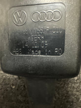 Load image into Gallery viewer, 2006-2013 AUDI A3 8P FRONT LEFT DRIVER BUCKLE (LH) (P)