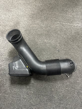 Load image into Gallery viewer, 2015-2017 HYUNDAI SONATA AIR CLEANER INTAKE HOSE (P)