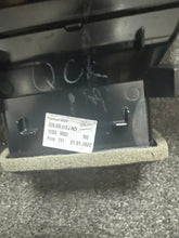 Load image into Gallery viewer, 2018-2019 VOLKSWAGEN ATLAS FRONT DRIVER SIDE AIR VENT(LH) (P) PN: 3CN819703