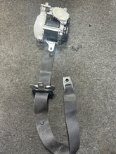 Load image into Gallery viewer, 2006-2011 LEXUS GS450 FRONT DRIVER SEATBELT (LH) (P)