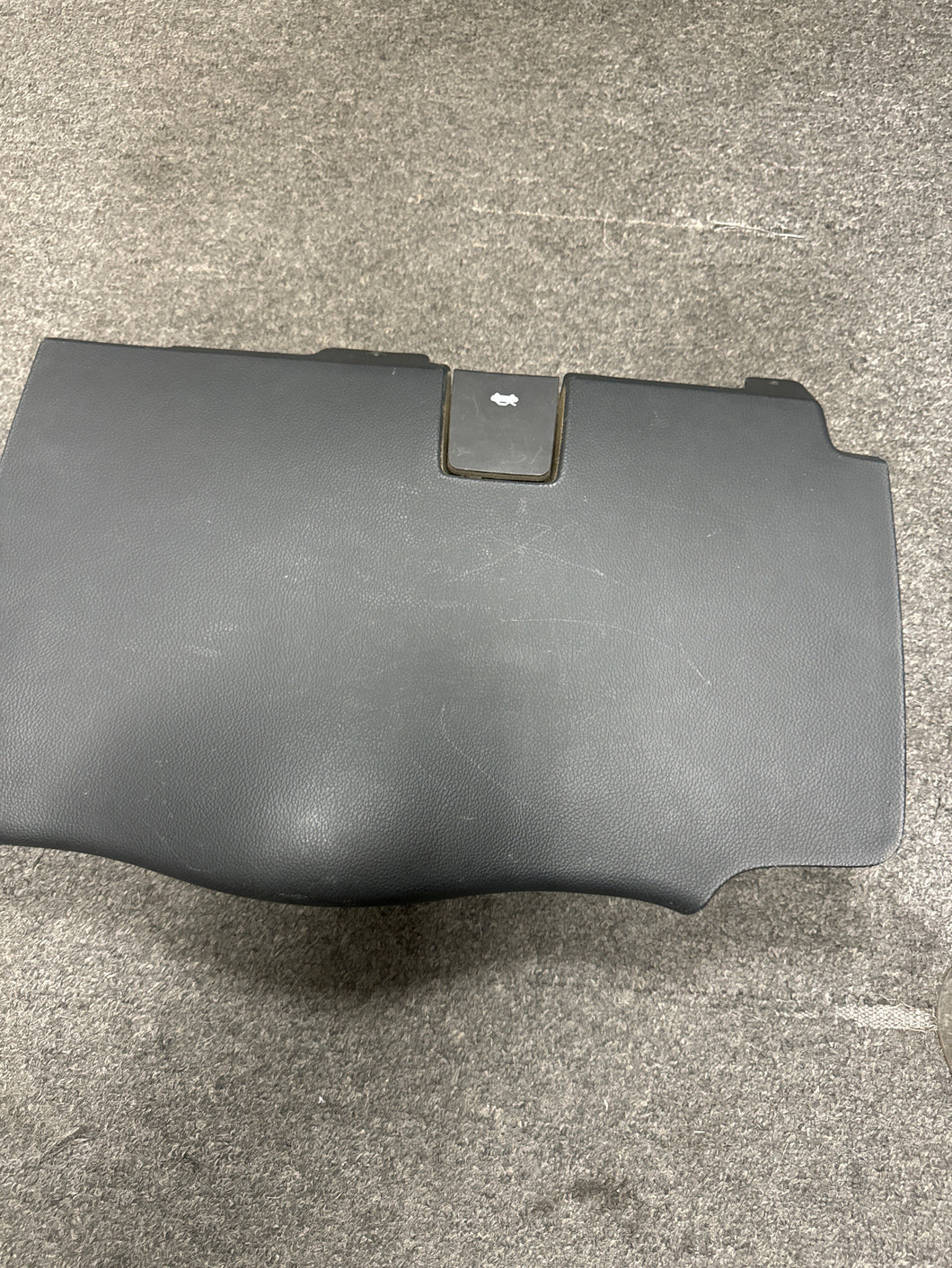 2014-2018 CHEVROLET SILVERADO 1500 INSTRUMENT PANEL KNEE BOLSTER (P)