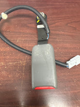 Load image into Gallery viewer, 2005-2010 HONDA ODYSSEY FRONT RIGHT PASSENGER BUCKLE (RH) (P)