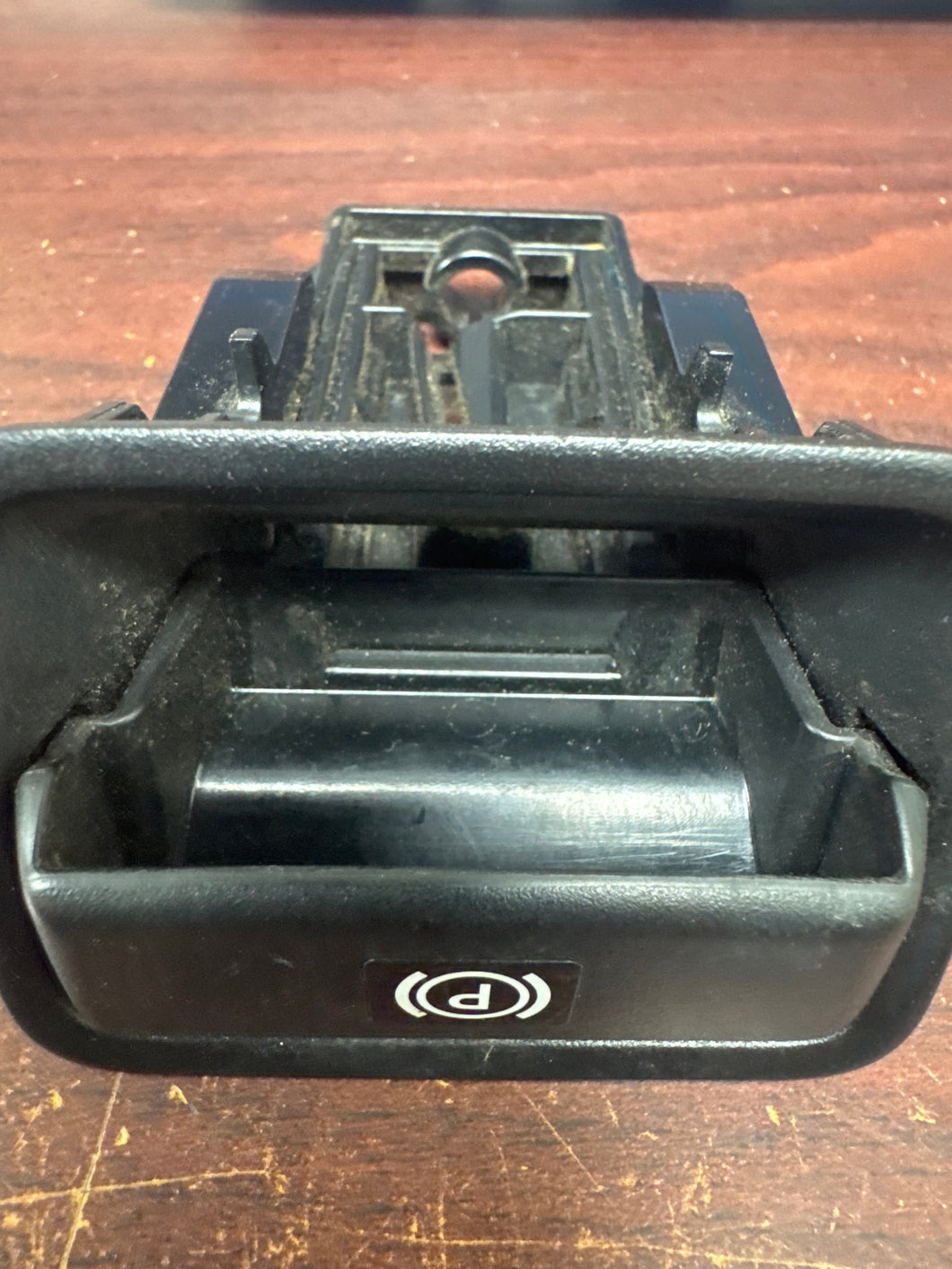 MERCEDES-BENZ VITO W447 PARKING BRAKE RELEASE HANDLE (P)