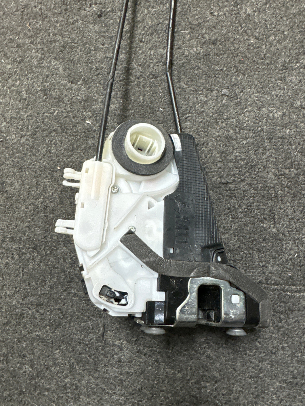 2016-2019 TOYOTA PRIUS REAR PASSENGER RIGHT DOOR LOCK LATCH ACTUATOR (RH) (P)