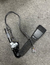 Load image into Gallery viewer, 2007-2013 BMW E93, 328 &amp; 338 FRONT PASSENGER BUCKLE W/ PRETENSIONER (RH) (P)