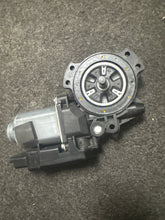 Load image into Gallery viewer, 2015-2020 KIA OPTIMA FRONT LEFT DRIVER DOOR WINDOW REGULATOR MOTOR (LH) (P)