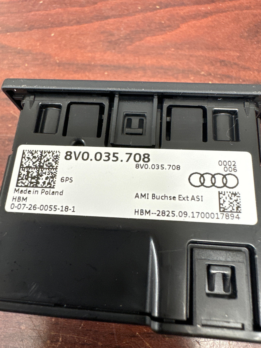 2017-2020 AUDI A3 S3 AUDIO USB PORT PLUG SOCKET AUX PLUG ASSEMBLY (P)