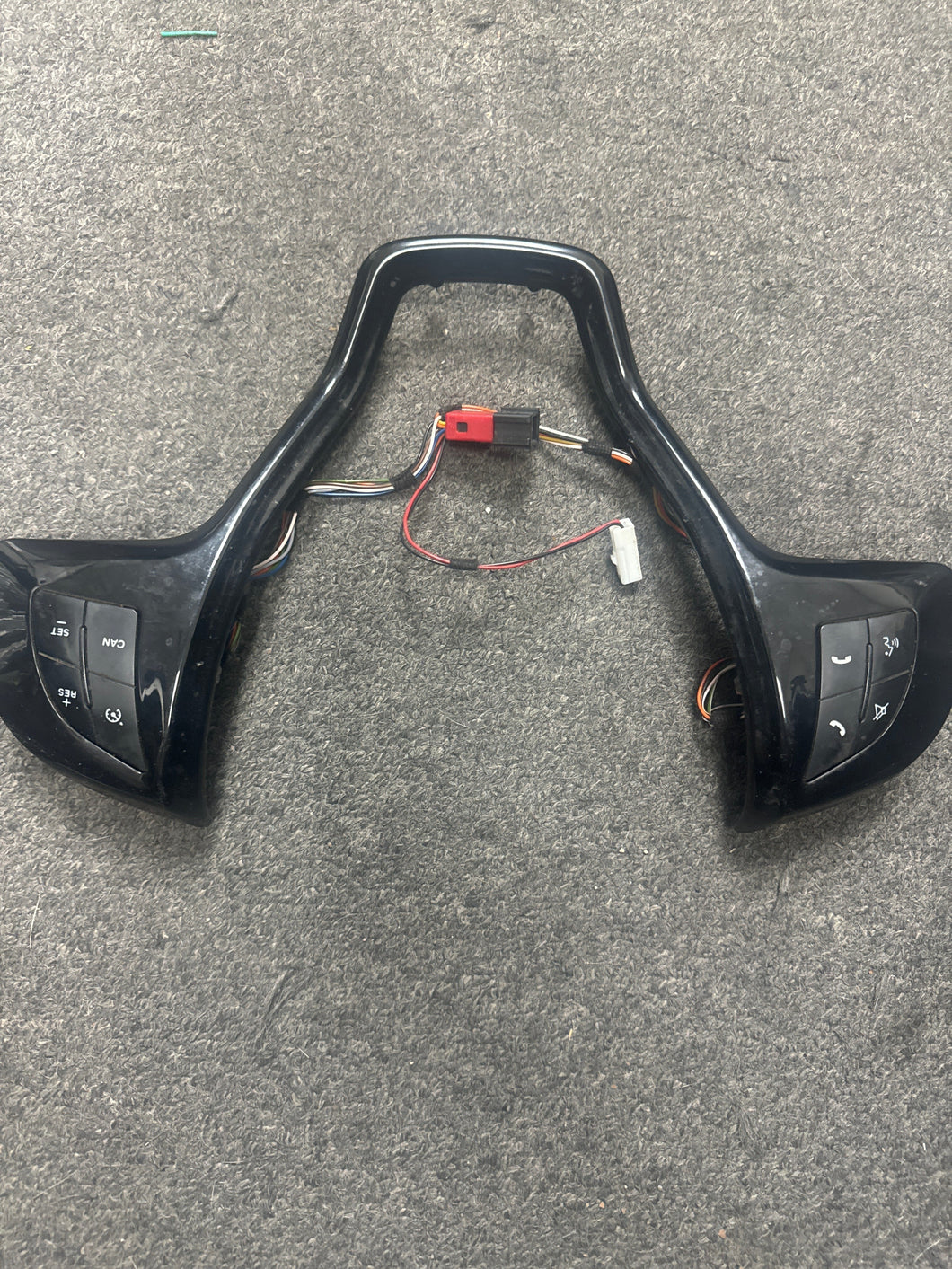 2015-2022 RAM PROMASTER CITY STEERING WHEEL SWITCH BEZEL TRIM (P)