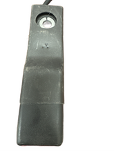 Load image into Gallery viewer, 2005-2009 SAAB 9-7x FRONT RIGHT PASSENGER BUCKLE RECEIVER (RH) (P)