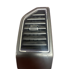 Load image into Gallery viewer, 2015-2020 FORD F150 FRONT RIGHT AC AIR VENT (RH) (P)