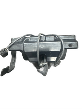 Load image into Gallery viewer, 2015-2017 HYUNDAI SONATA HOOD LOCK LATCH (P)