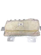 Load image into Gallery viewer, 2011-2014 HYUNDAI SORENTO PASSENGER DASH AIRBAG (RH) (P)