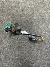 Load image into Gallery viewer, 2016 - 2018 KIA SORENTO REAR VIEW BACKUP PARKING ASSIST CAMERA P PN: 95760-C6110