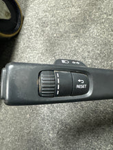 Load image into Gallery viewer, 2015-2019 VOLVO V40 STEERING COLUMN SWITCH (P)