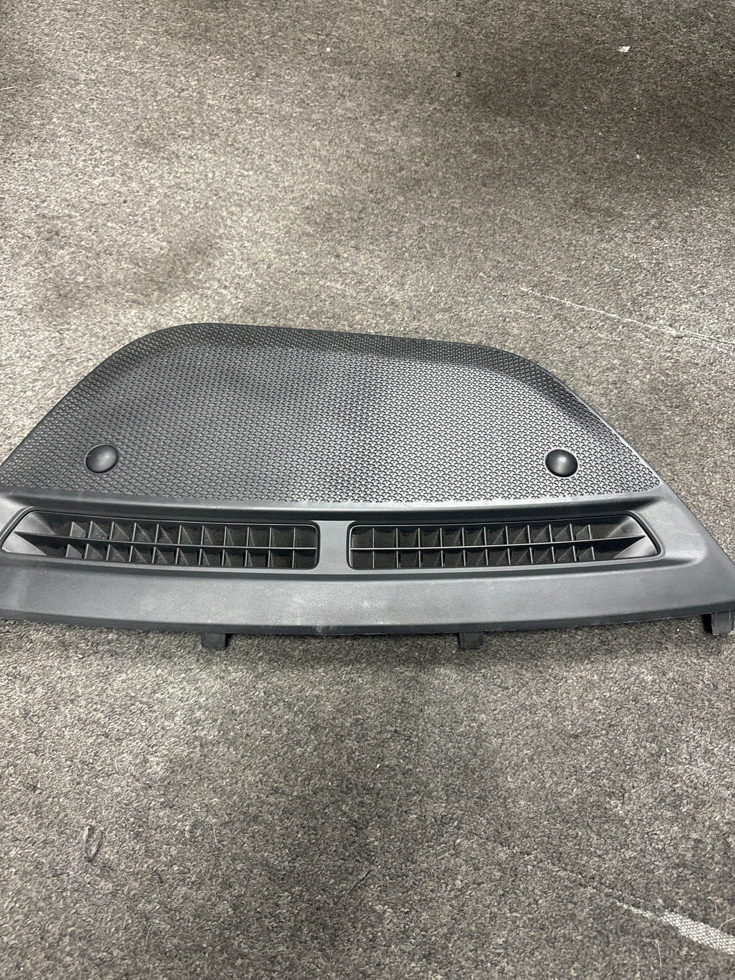 2021-2023 KIA SELTOS DASH INSTRUMENT PANEL CENTER SPEAKER COVER GRILLE (P)