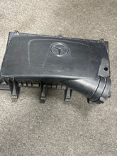 Load image into Gallery viewer, 2016-2020 MERCEDES-BENZ METRIS AIR FILTER COVER (P)