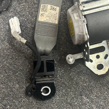Load image into Gallery viewer, 2008-2012 SCION XB FRONT RIGHT PASSENGER SEATBELT (RH) GREY (P)