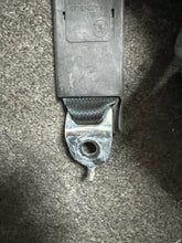 Load image into Gallery viewer, 2015-2020 HONDA FIT FRONT RIGHT PASSENGER SEATBELT RETRACTOR (RH) (P)
