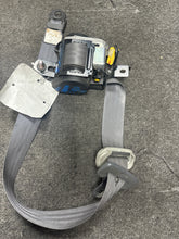 Load image into Gallery viewer, 2005-2010 HONDA ODYSSEY FRONT RIGHT SEATBELT RETRACTOR (RH) (P) GRAY