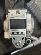 Load image into Gallery viewer, 2011-2015 KIA OPTIMA FRONT RIGHT PASSENGER SEATBELT W/PRETENSIONER (RH) (P) PN:88820-4C00087