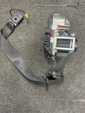 2014-2019 MERCEDES CLA45 AMG PASSENGER FRONT SEATBELT W/ PRETENSIONER (RH) (P)