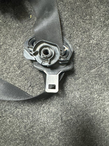 2014-2019 MERCEDES CLA45 AMG PASSENGER FRONT SEATBELT W/ PRETENSIONER (RH) (P)