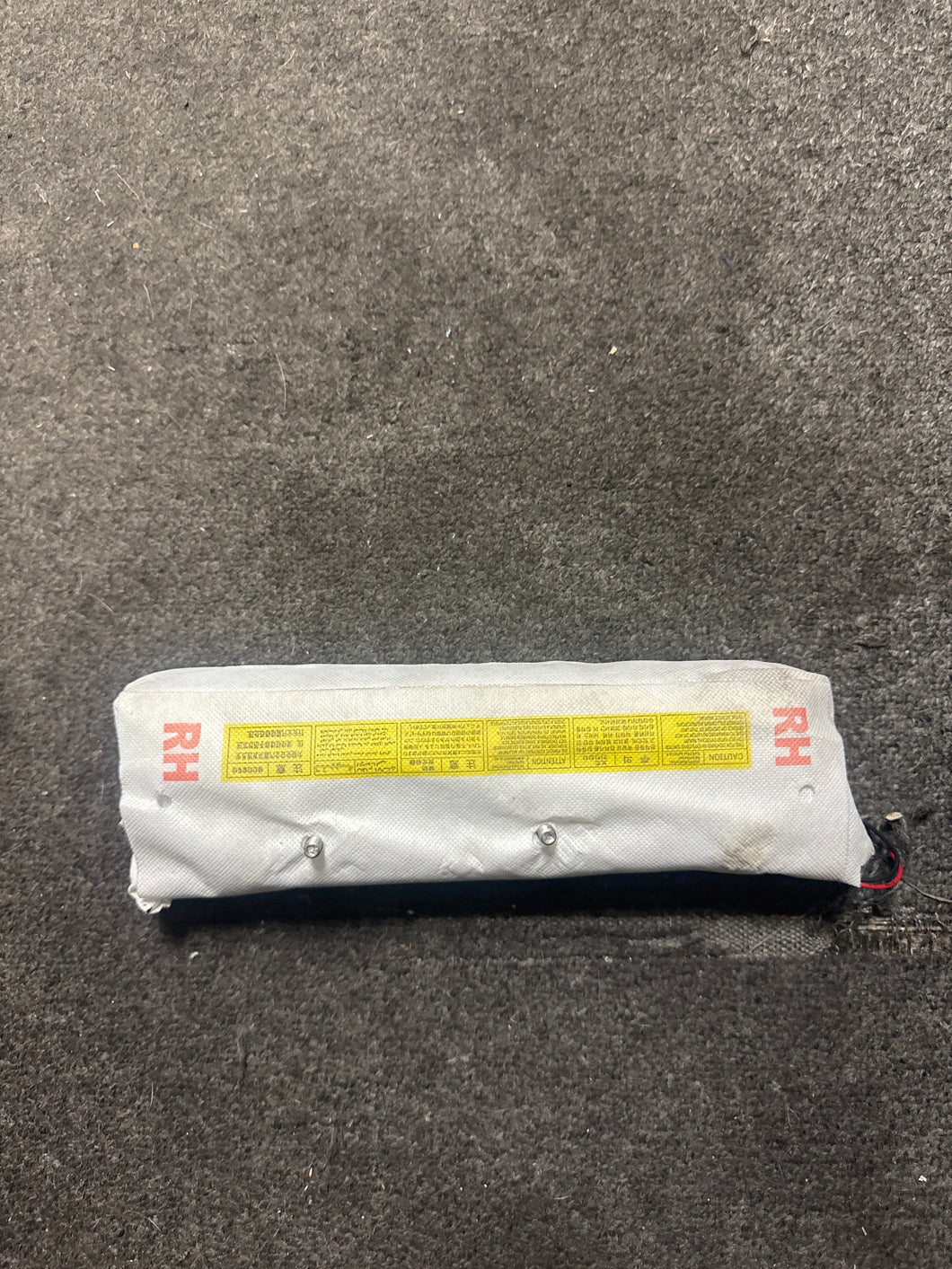 2010-2015 HYUNDAI TUCSON FRONT RIGHT PASSENGER SEAT AIRBAG (RH) (P)
