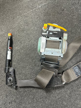 Load image into Gallery viewer, 2011-2017 BUICK REGAL FRONT PASSENGER SEATBELT RETRACTOR (RH) (P)
