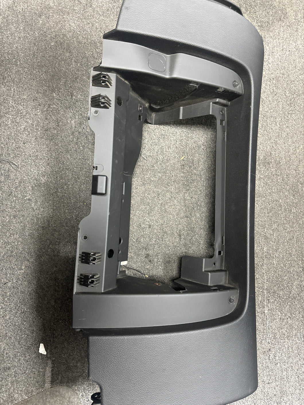 2016-2018 CHEVY TAHOE GLOVE BOX TRIM PANEL DASH W/O DOOR (P)