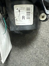 Load image into Gallery viewer, 2012-2019 FIAT 500 RIGHT PASSENGER HEADLAMP (RH) (P) PN: 68172230AC