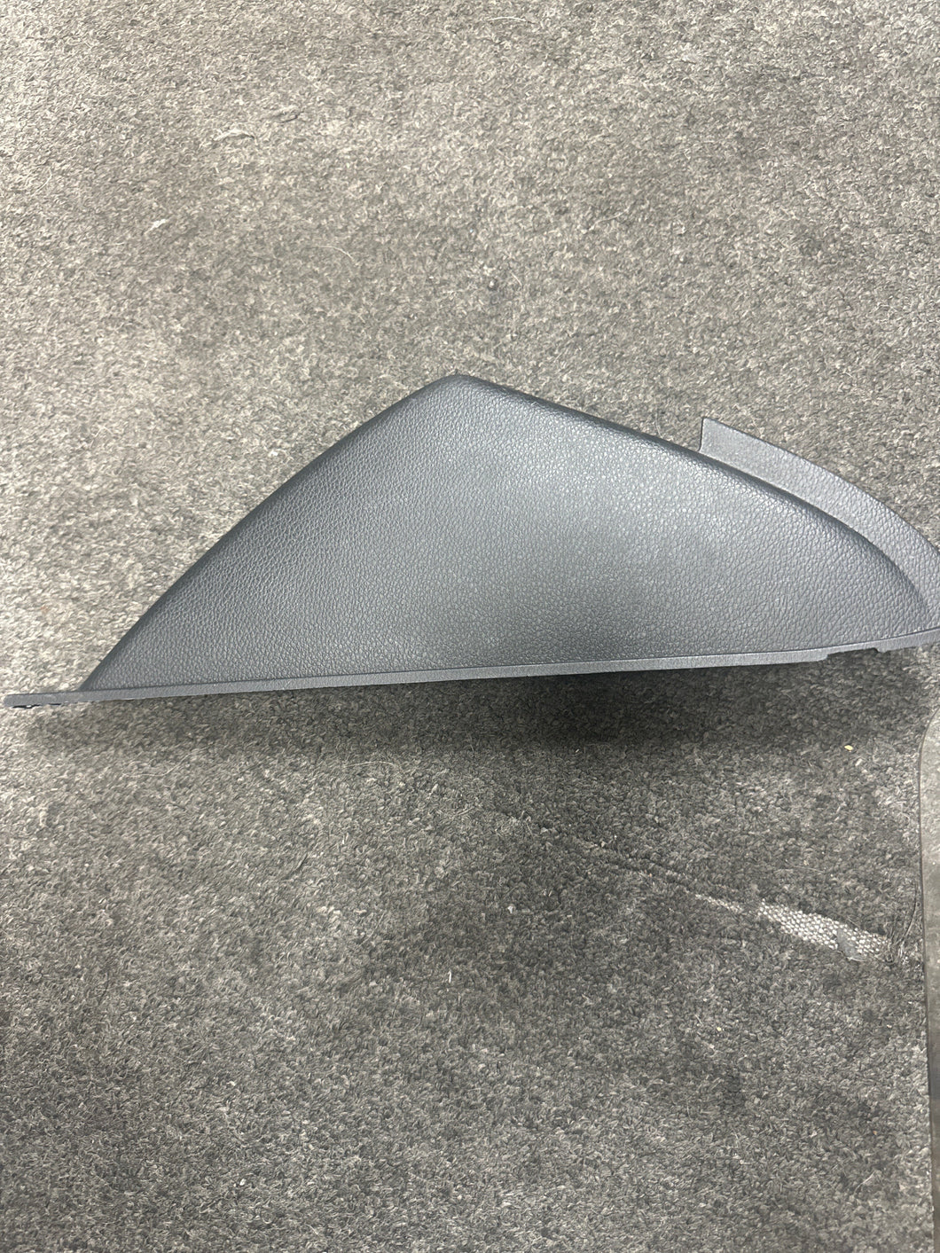 2020-2021 KIA SELTOS DASH DASHBOARD RIGHT PASSENGER SIDE END CAP TRIM COVER (RH) (P) PN: 84786-Q5100