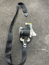 Load image into Gallery viewer, 2009-2014 MAZDA 5 FRONT PASSENGER SEATBELT RETRACTOR (RH) (P)