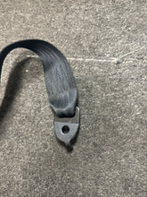Load image into Gallery viewer, 2009-2014 MAZDA 5 FRONT PASSENGER SEATBELT RETRACTOR (RH) (P)