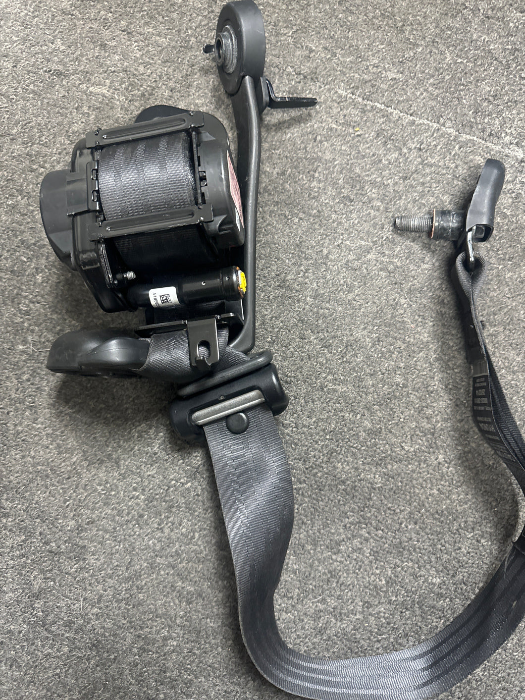 2013-2016 HYUNDAI GENESIS COUPE FRONT PASSENGER SEATBELT (RH) (P)