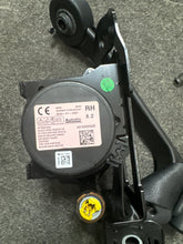 Load image into Gallery viewer, 2013-2016 HYUNDAI GENESIS COUPE FRONT PASSENGER SEATBELT (RH) (P)