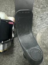Load image into Gallery viewer, 2002-2006 ACURA RSX PASSENGER SIDE SEATBELT RETRACTOR (RH) (P)