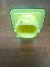 Load image into Gallery viewer, TOYOTA CAMRY PASSENGER IMPACT SENSOR (P) PN: 89831-06020
