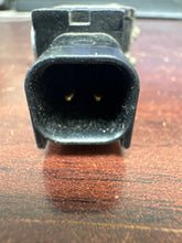 Load image into Gallery viewer, KIA SORENTO FRONT IMPACT SENSOR (P) PN: 95920-3E200