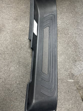 Load image into Gallery viewer, 2017-2020 MERCEDES METRIS FRONT DRIVER DOOR STEP (LH) (P)