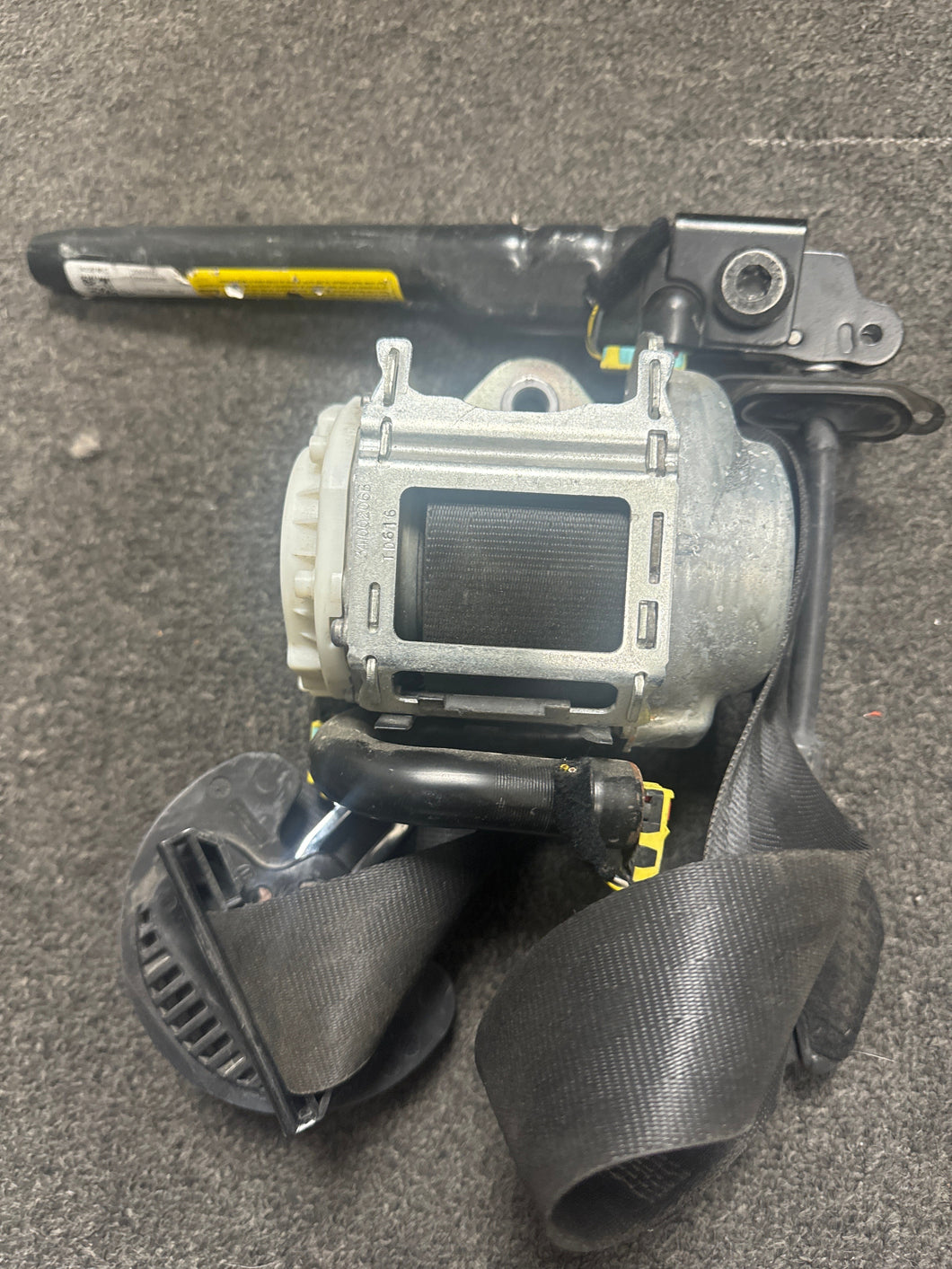 2017-2019 ALFA ROMEO STELVIO FRONT PASSENGER SEATBELT W/PRETENSIONER (RH) (P)