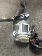 Load image into Gallery viewer, 2017-2019 ALFA ROMEO STELVIO FRONT PASSENGER SEATBELT W/PRETENSIONER (RH) (P)