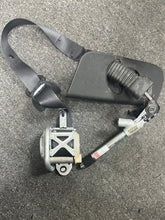 Load image into Gallery viewer, 2011-2015 KIA OPTIMA FRONT LEFT DRIVER SEATBELT W/PRETENSIONER (LH) (P) PN: 88810-4C00087