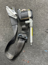 Load image into Gallery viewer, 2000-2003 JAGUAR XJ8 RIGHT PASSENGER SEATBELT W/PRETENSIONER (GRAY) (RH) (P)