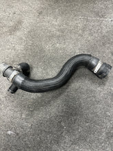 Load image into Gallery viewer, 2007-2010 BMW X5 4.8L N56 COOLING RADIATOR LOWER HOSE PIPE (P)