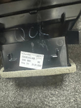 Load image into Gallery viewer, 2018-2019 VOLKSWAGEN ATLAS FRONT DRIVER SIDE AIR VENT(LH) (P) PN: 3CN819703