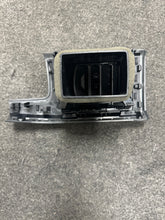 Load image into Gallery viewer, 2018-2019 VOLKSWAGEN ATLAS FRONT DRIVER SIDE AIR VENT(LH) (P) PN: 3CN819703