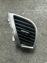 Load image into Gallery viewer, 2020-2023 KIA SELTOS LEFT FRONT DASH BOARD A/C AIR VENT (LH) (P)