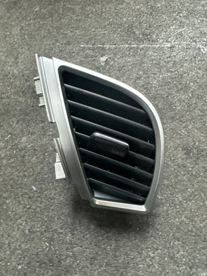 2020-2023 KIA SELTOS LEFT FRONT DASH BOARD A/C AIR VENT (LH) (P)